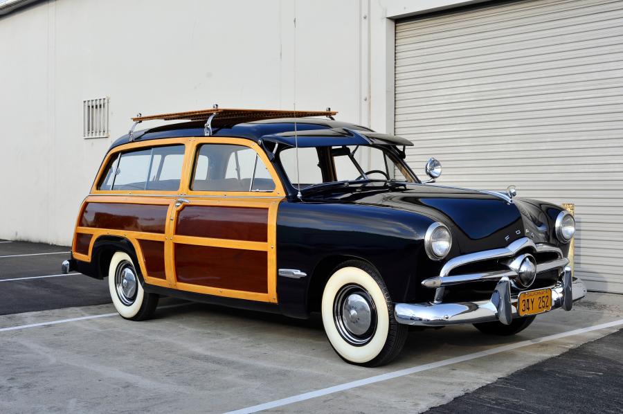  Ford Custom Station Wagon 1949 года  (фото 12 из 19)